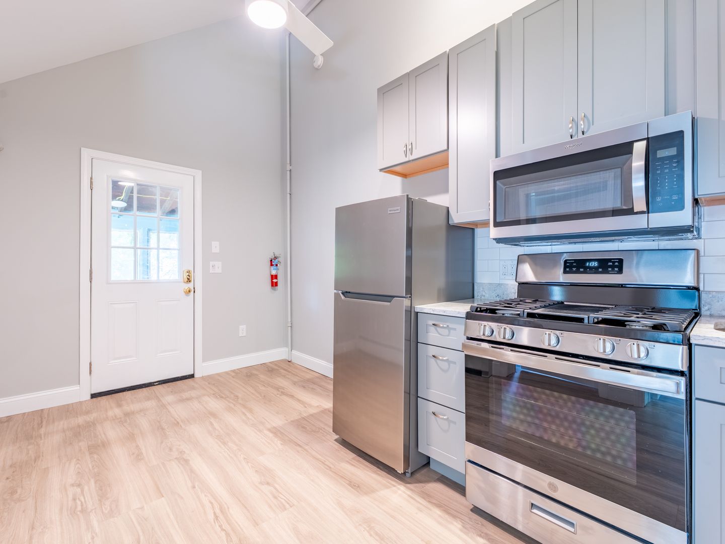 Burlington Apartment: 31 Marble Ave