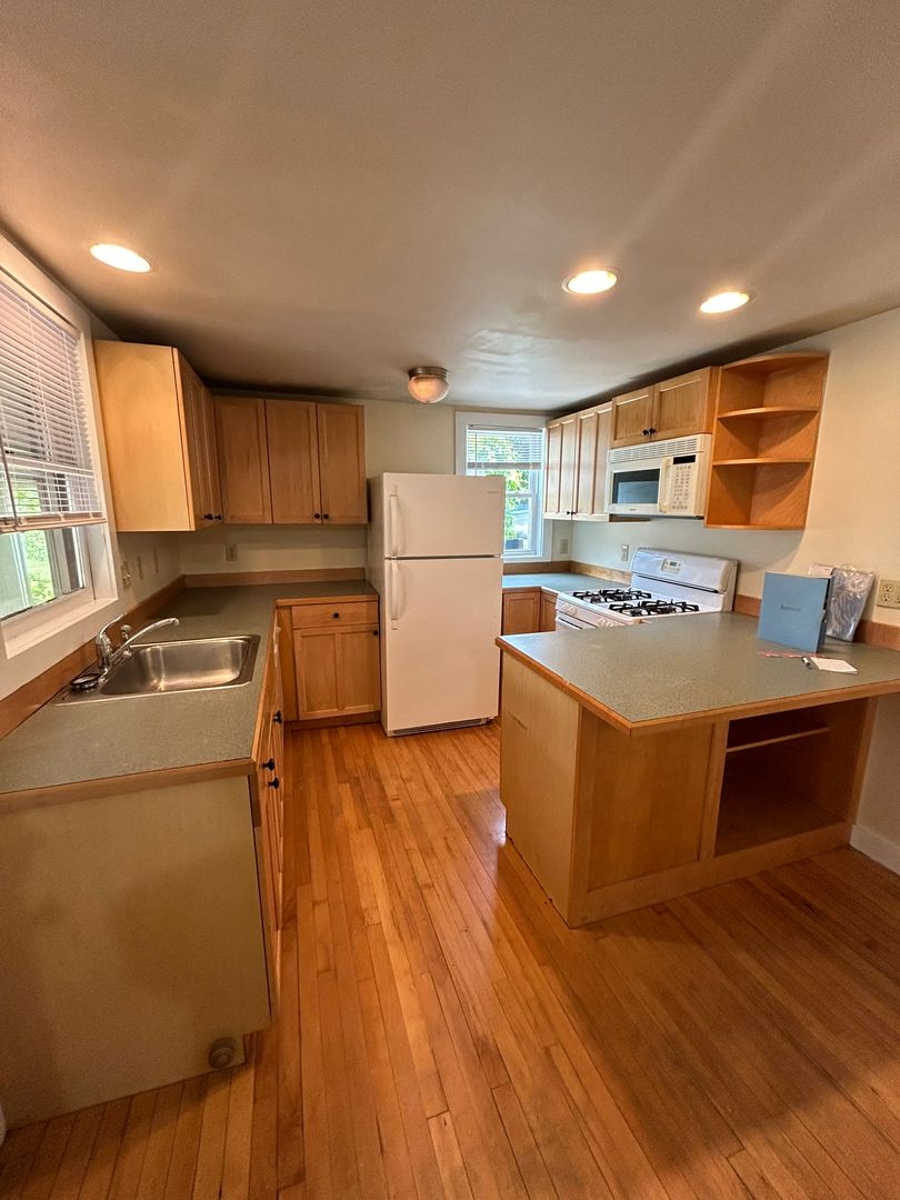 Burlington Apartment: 120-126 North Willard St