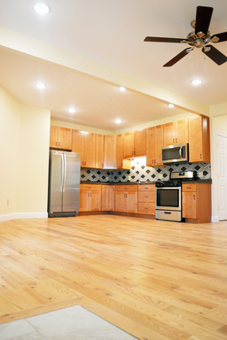 258 North St #7, Burlington, VT | 4 Bedroom, 2 Bathroom Apartment Near UVM | June 2027 – photo 1