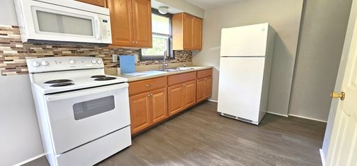 Two Bedroom Townhouse in Colchester - Available November 1, 2026 – photo 1
