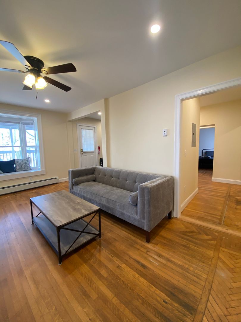 Burlington Apartment: 416 Pearl Street