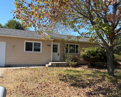 Quiet 2 Bd + Fenced Yard + Garage Off River Road! – photo 1