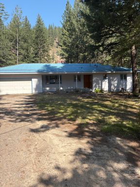Spacious 3-Bedroom Bonner Home Near the Blackfoot River – 2,600+ Sq. Ft., Garage & Fenced Yard