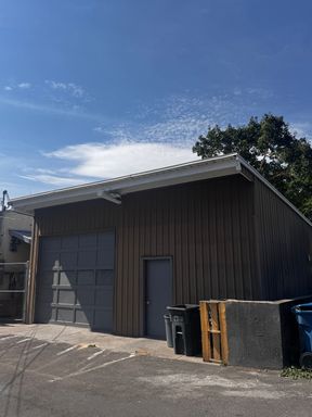 2016 Strand Ave Ste D - 800+ SF Warehouse/Garage with Off-Street Parking