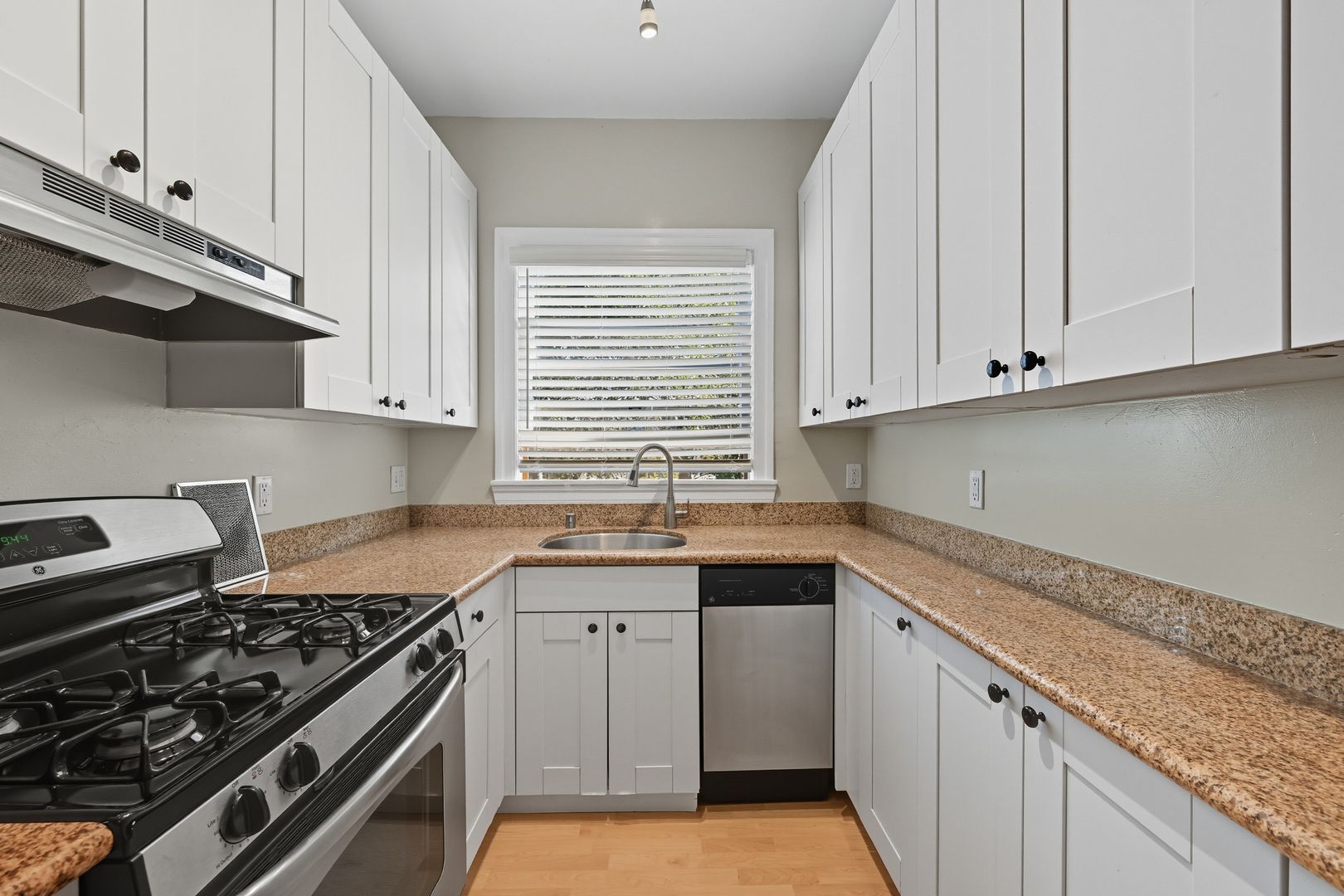 Oakland Apartment: 138 Monte Cresta Ave.