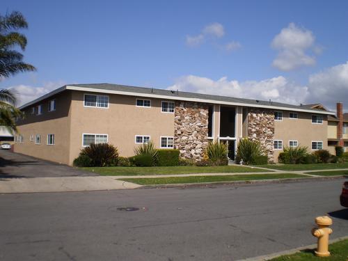 Los Alamitos Apartment: 4121 Howard Ave.