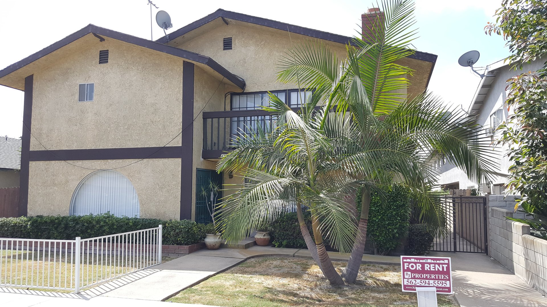 Los Alamitos Apartment: 4392-98 Green Ave.