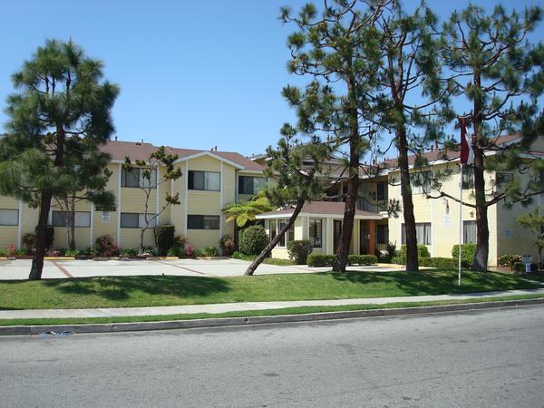 Hawthorne Apartment: 14501 Cerise Ave.