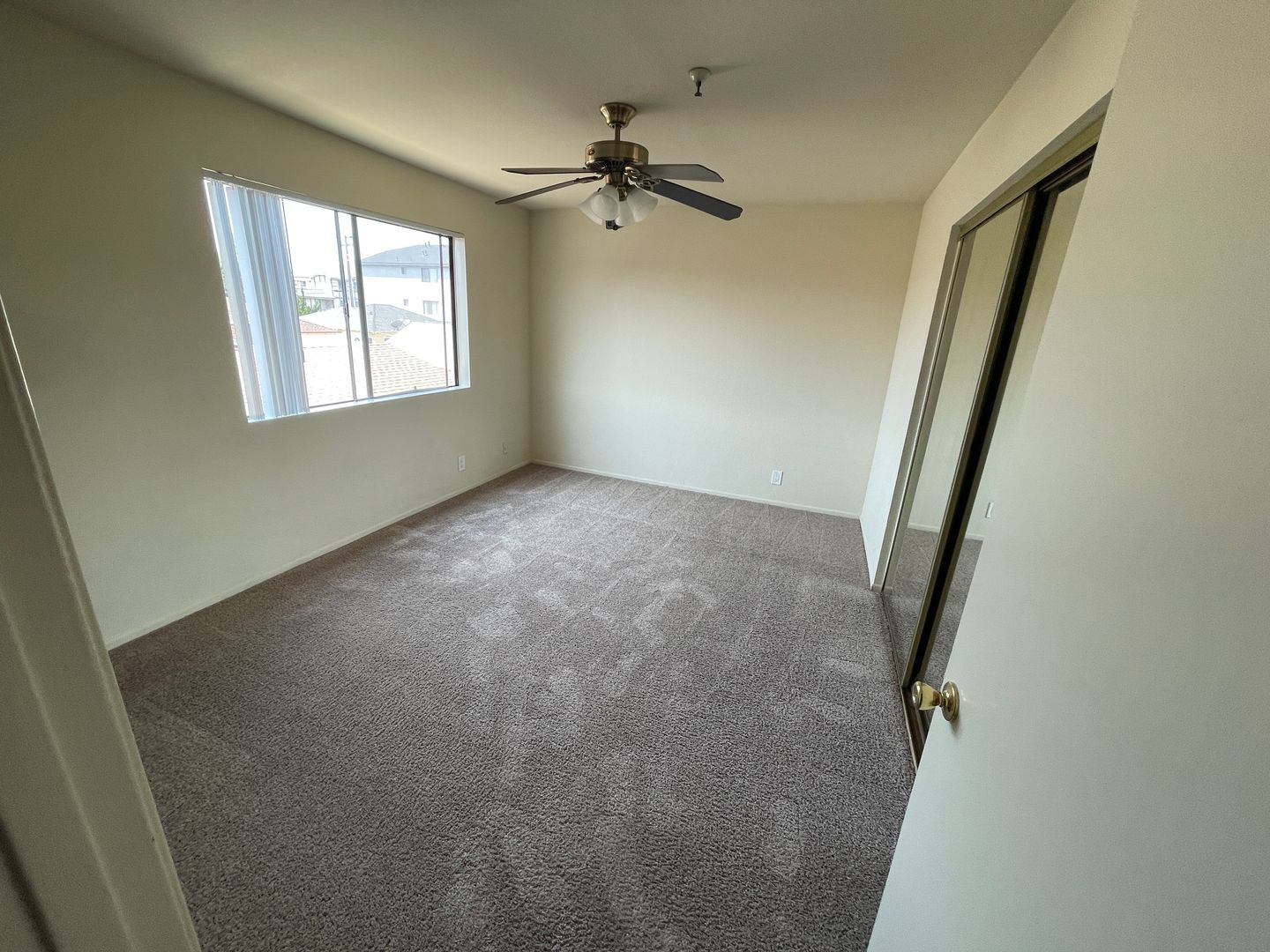 Hawthorne Apartment: 3137 W. 139th St.