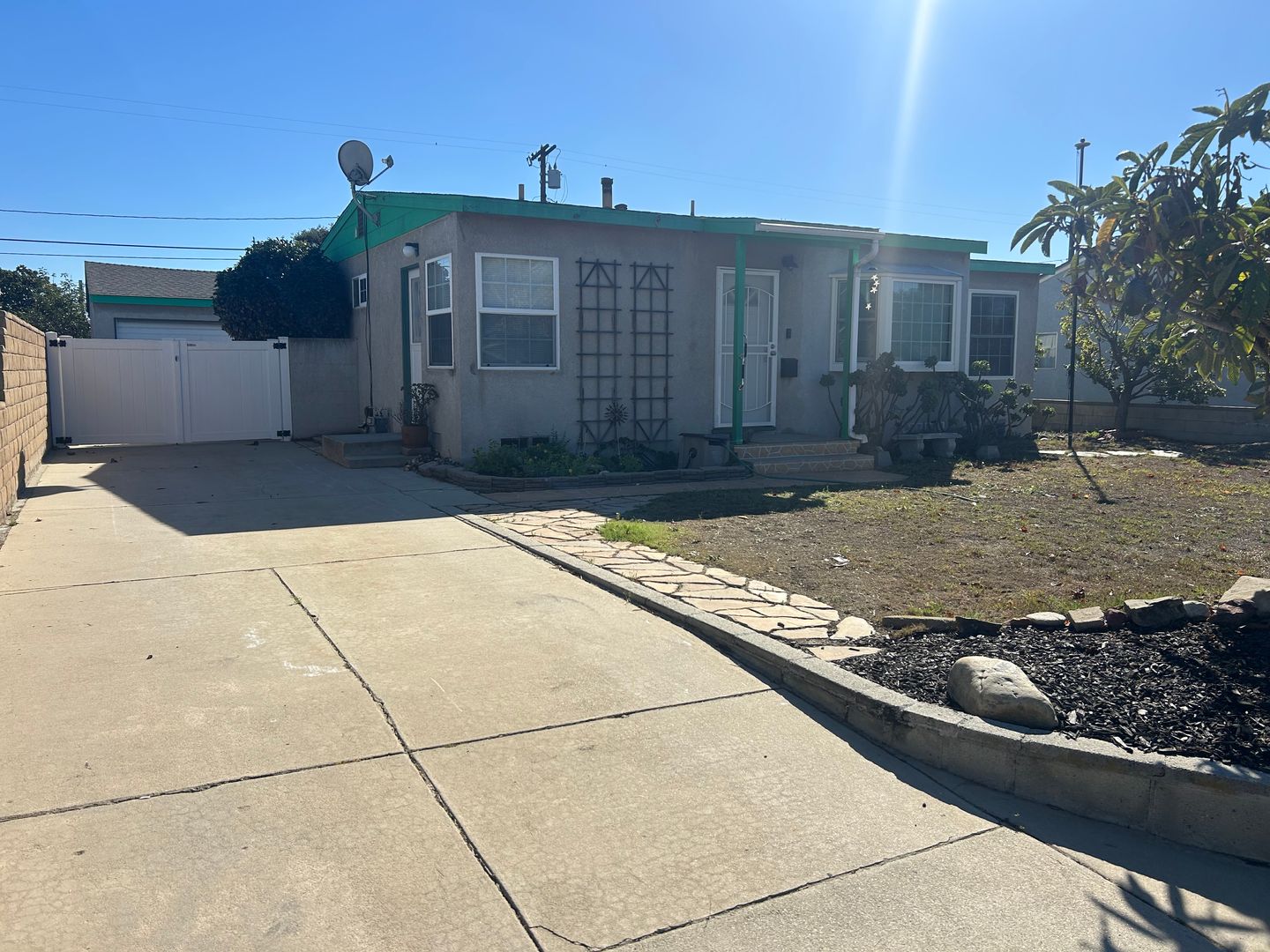 Torrance House: 2810 Olive St.