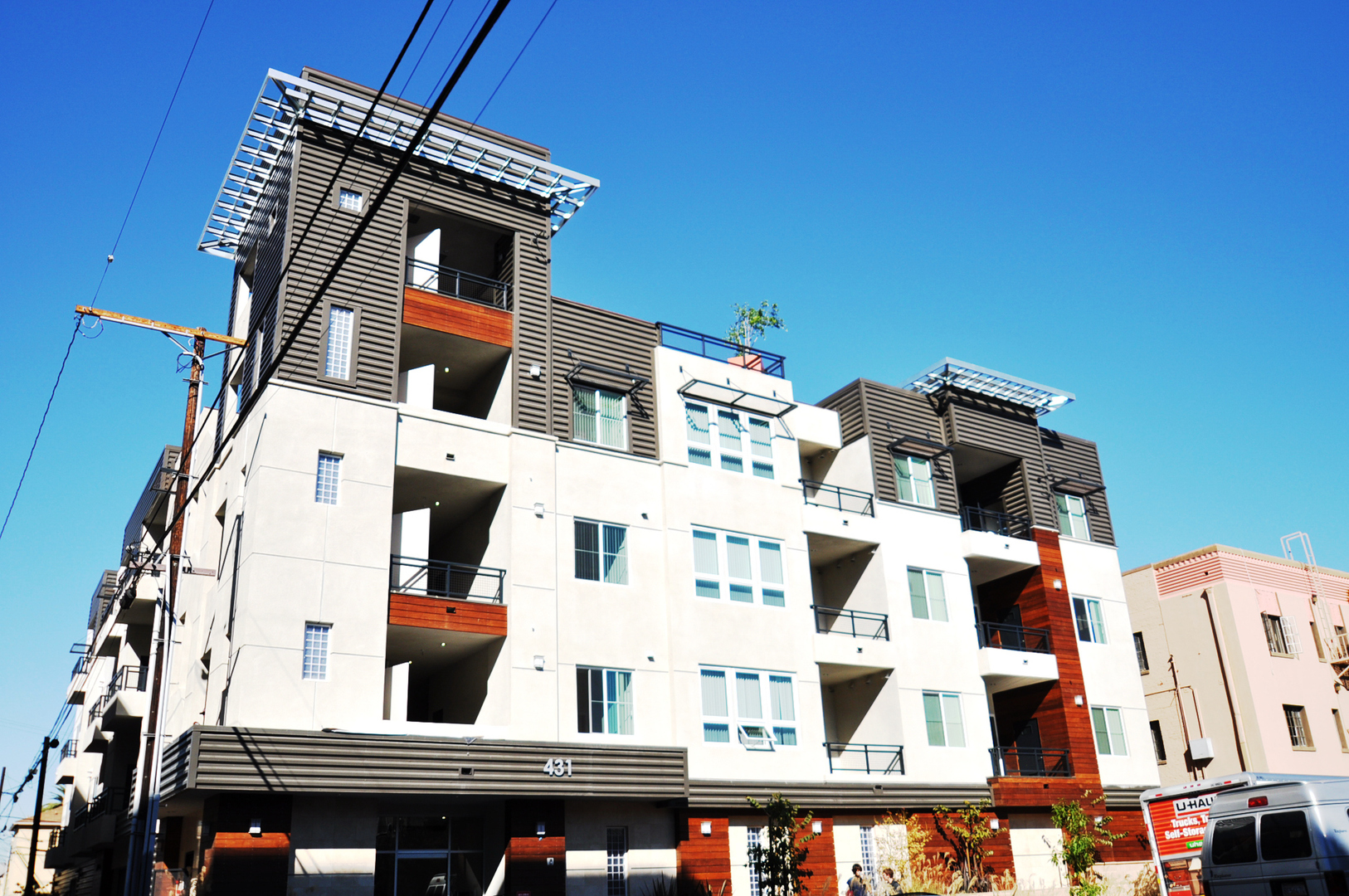 Long Beach Apartment: 431 East 6th St.