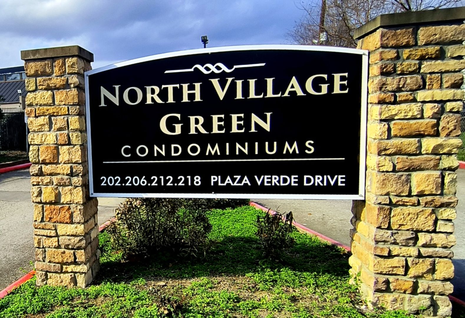 Houston Condo: 206 Plaza Verde Dr