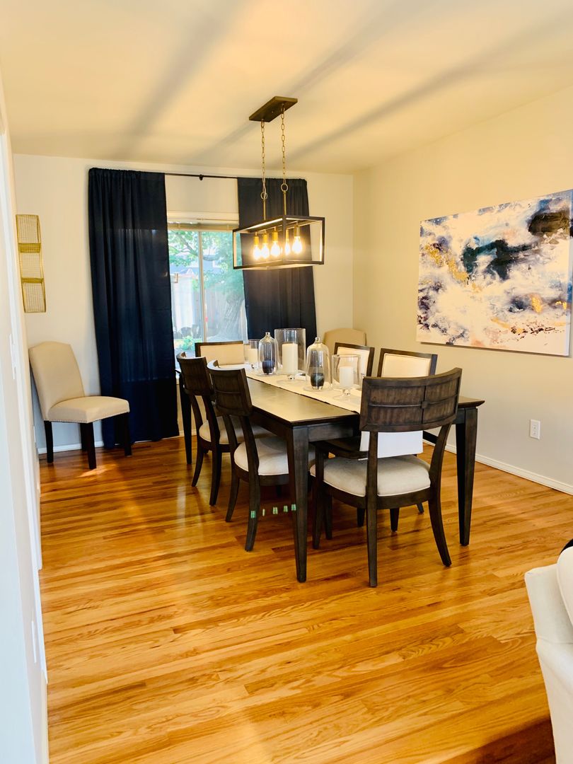 Kenmore House: 6175 NE 195th C