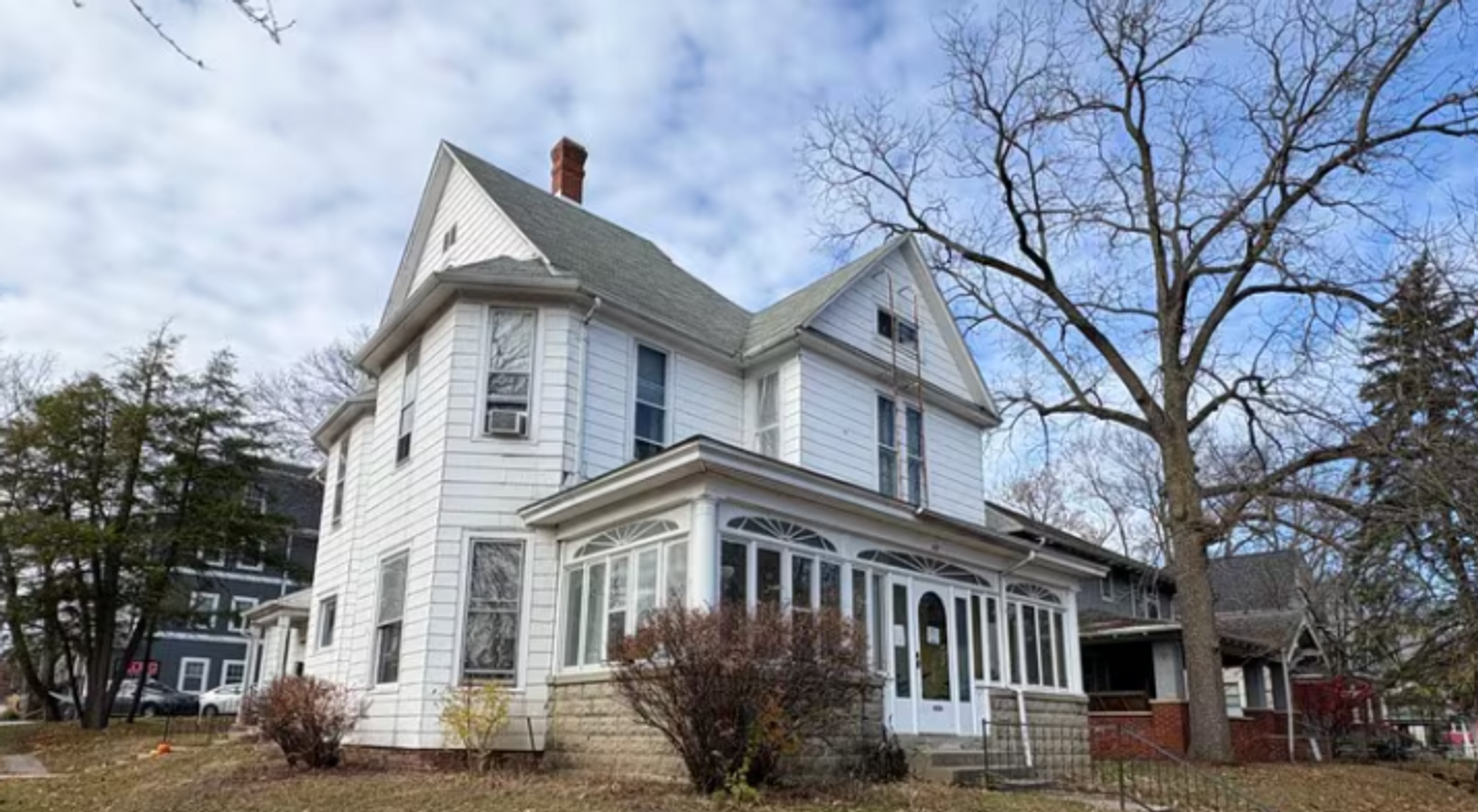 West Lafayette House: 401 N Salisbury