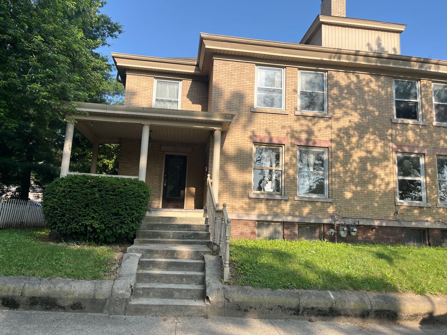 Crawfordsville Apartment: 101-103 Wallace Avenue