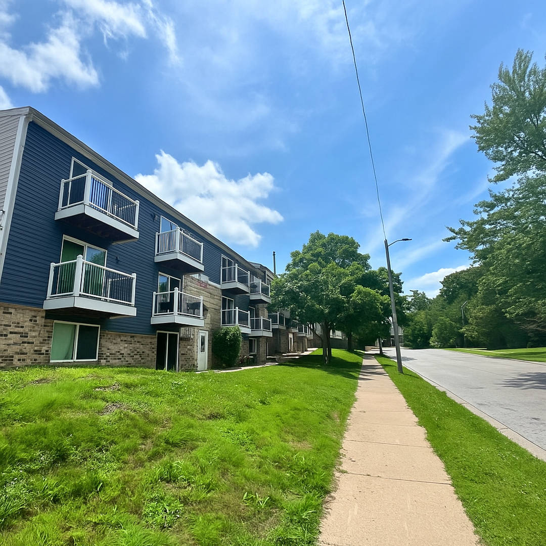 Lafayette Apartment: 923 - 925 North 8th Street