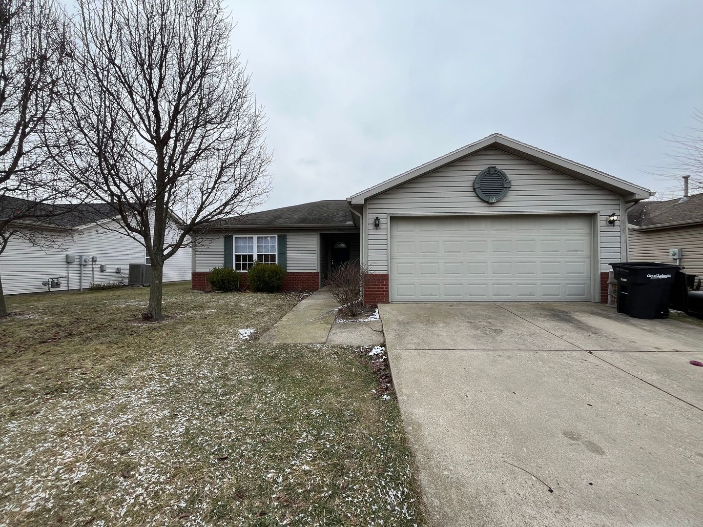 Lafayette House: 1911 Starks Circle