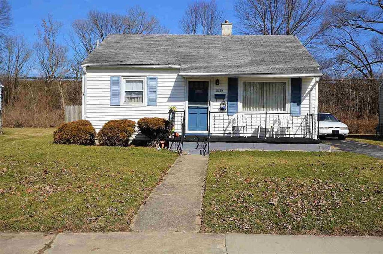 Lafayette House: 2154 Ulen Lane