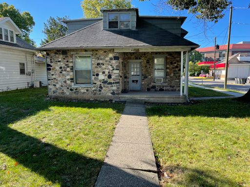 2 Bedroom Unit Close To Mackey – photo 1