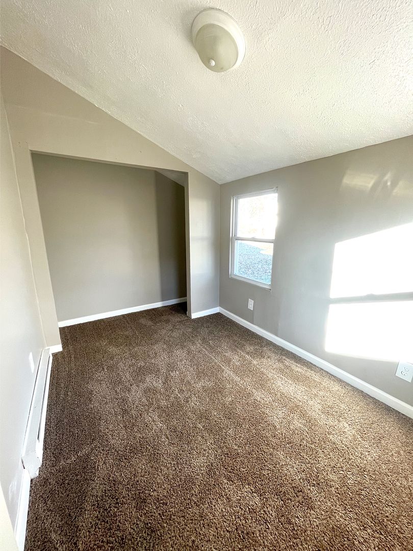 Lafayette Apartment: 1001 - 1005 N 6th Street