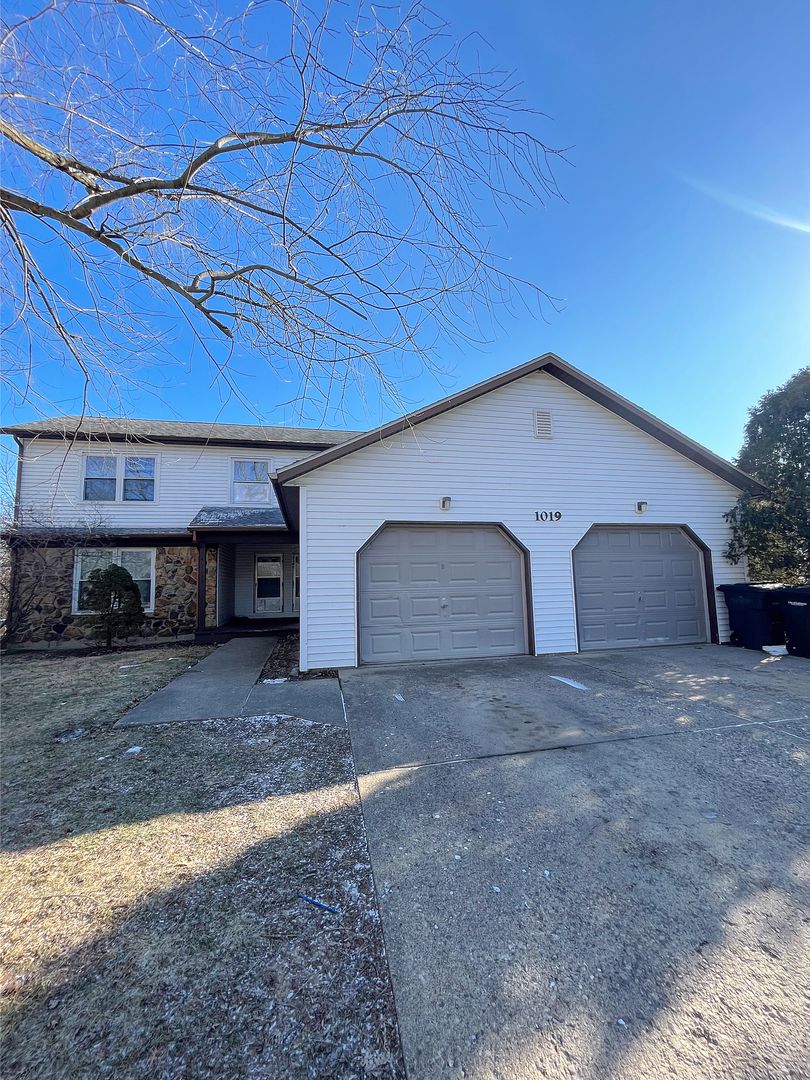 Lafayette Apartment: 1019 Courtland Avenue