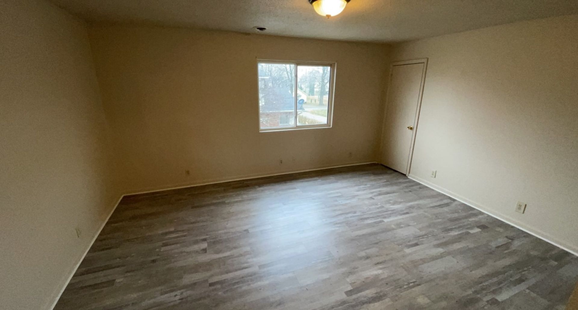 Veedersburg Apartment: 209 Liberty St