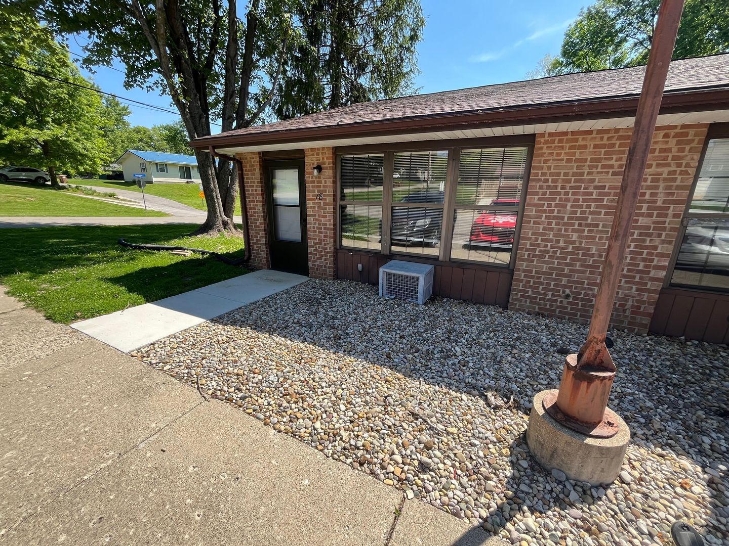 Veedersburg Apartment: 414 W Harrison Street