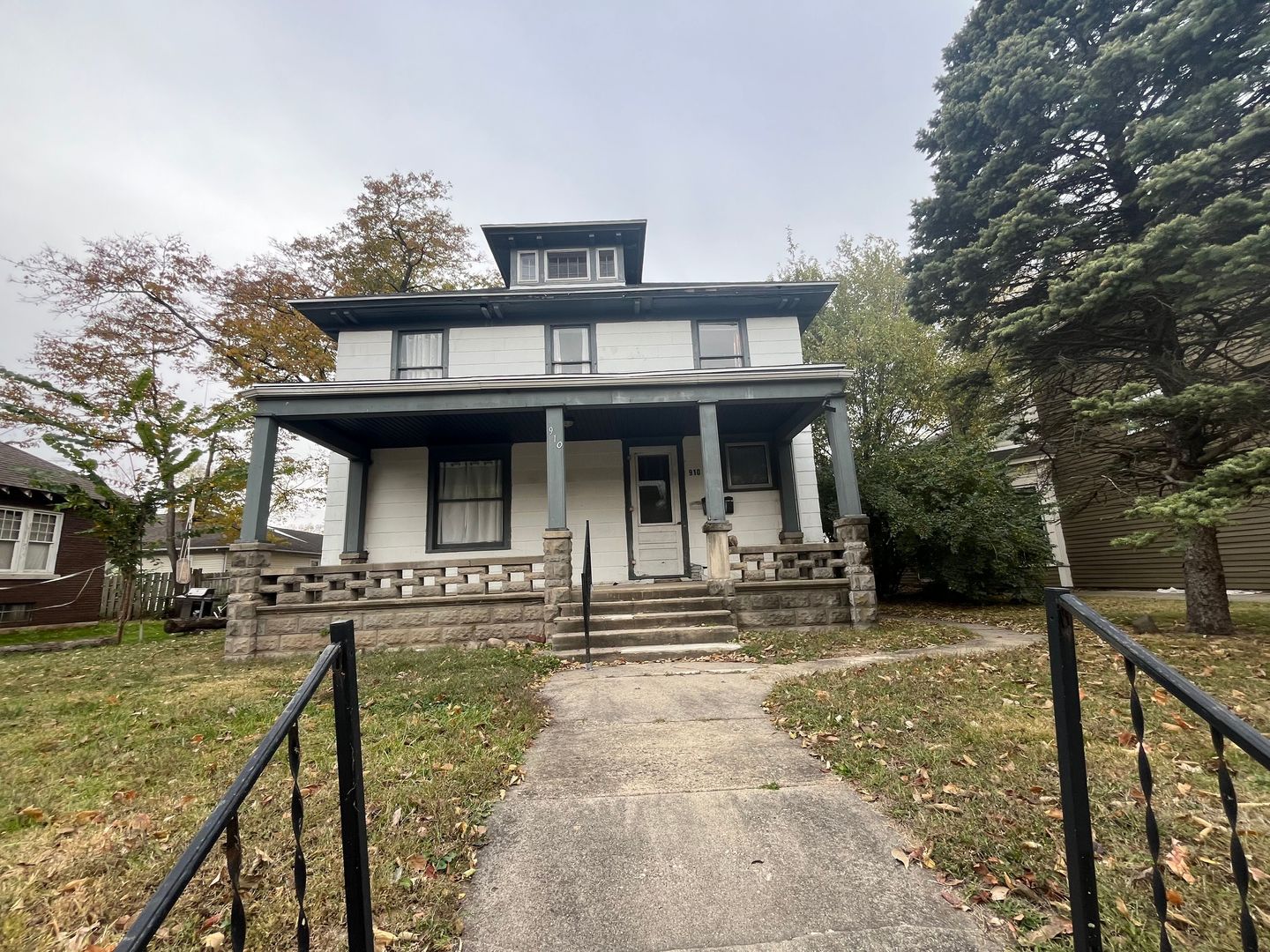 Lafayette Apartment: 910 N 9th Street