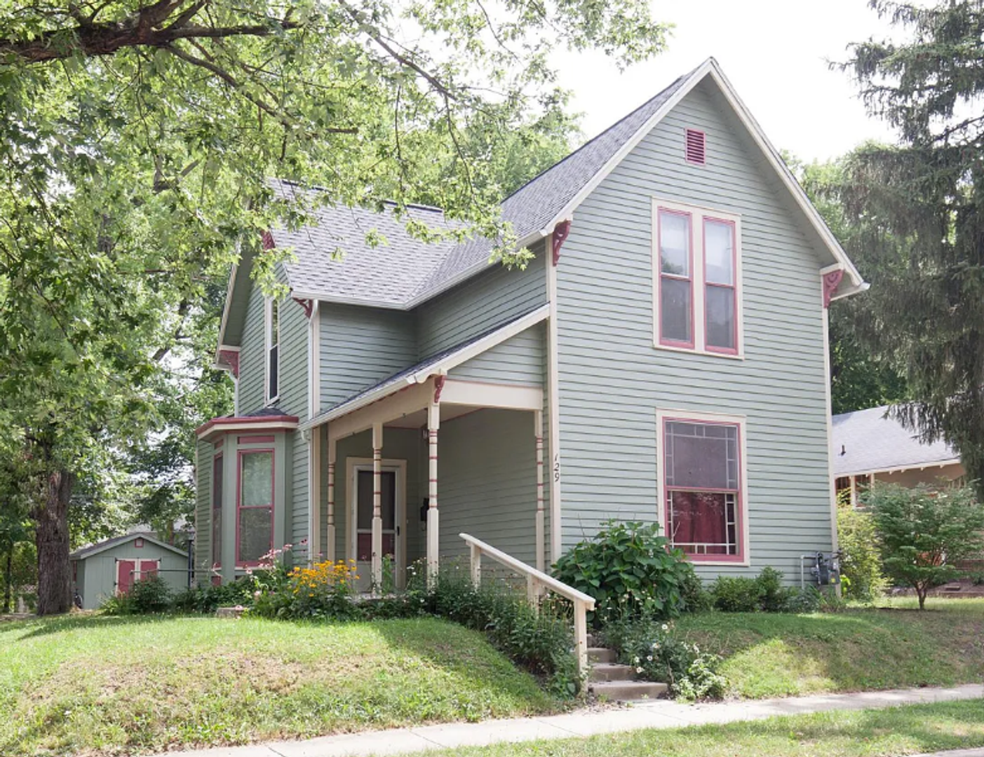 West Lafayette House: 129 E Oak Street