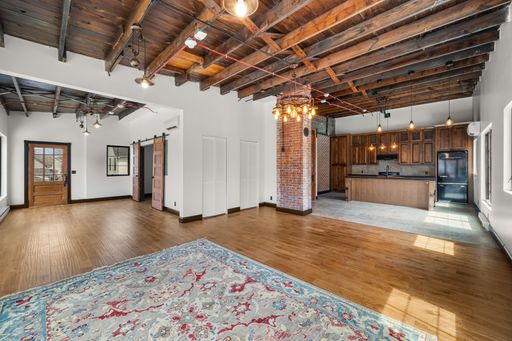 Newly Remodeled 1 Bed Apartment - Stunning Downtown Views! – photo 1