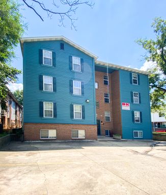 3 Bed with a Bonus Study Room-----WAIVED APPLICATION FEES! – photo 1