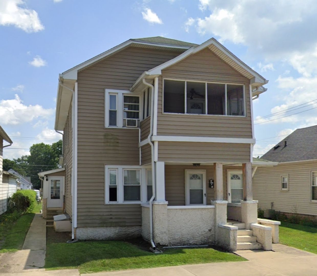 Peru Apartment: 283 W Main Street