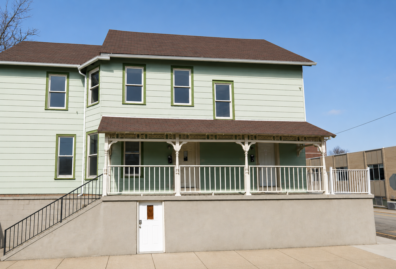 Lafayette Apartment: 718/720 Cincinnati Street