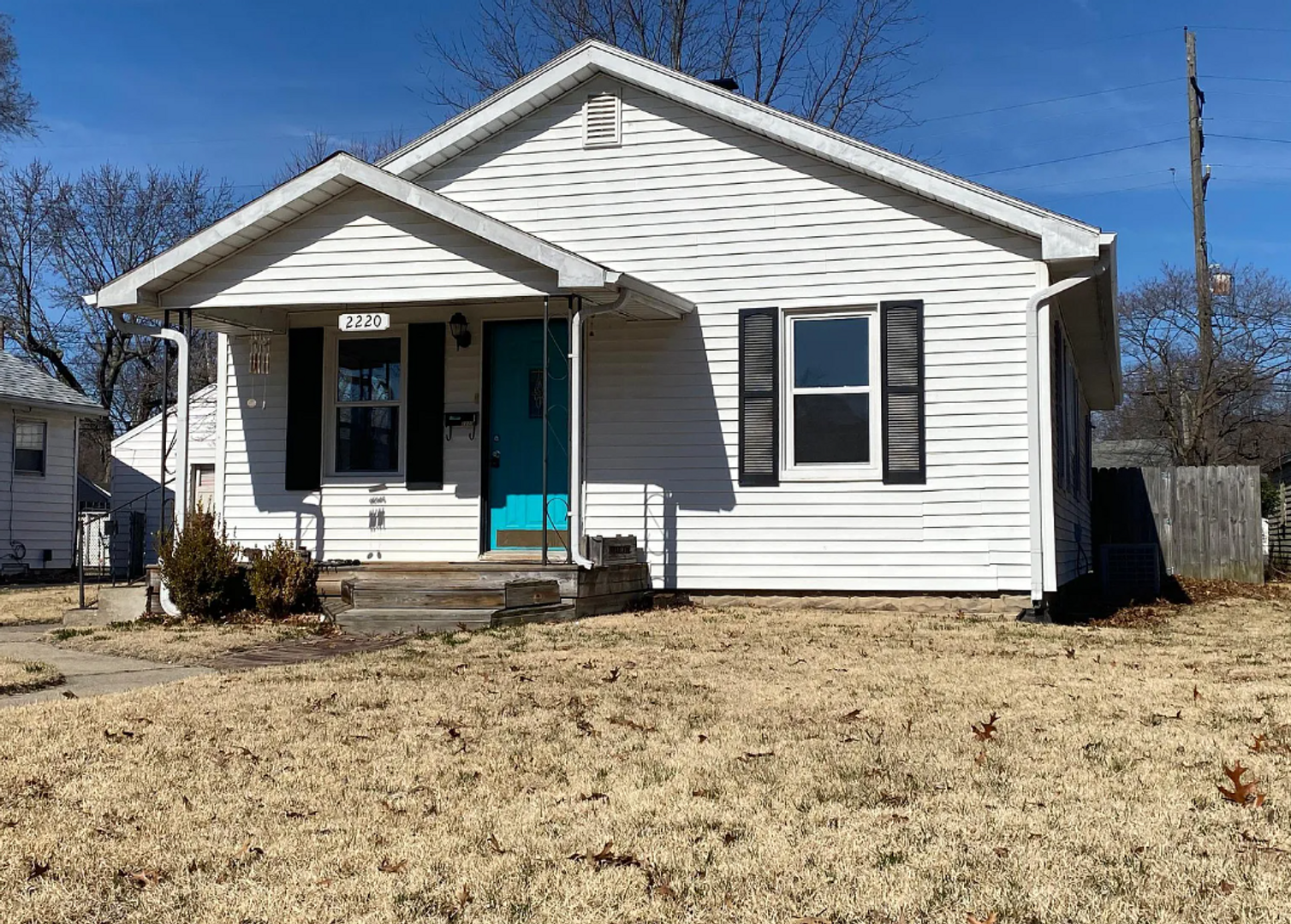 Lafayette House: 2220 Charles Street