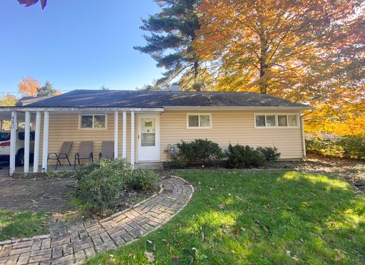 3 Bedroom 1 Bath Close to Campus – photo 1