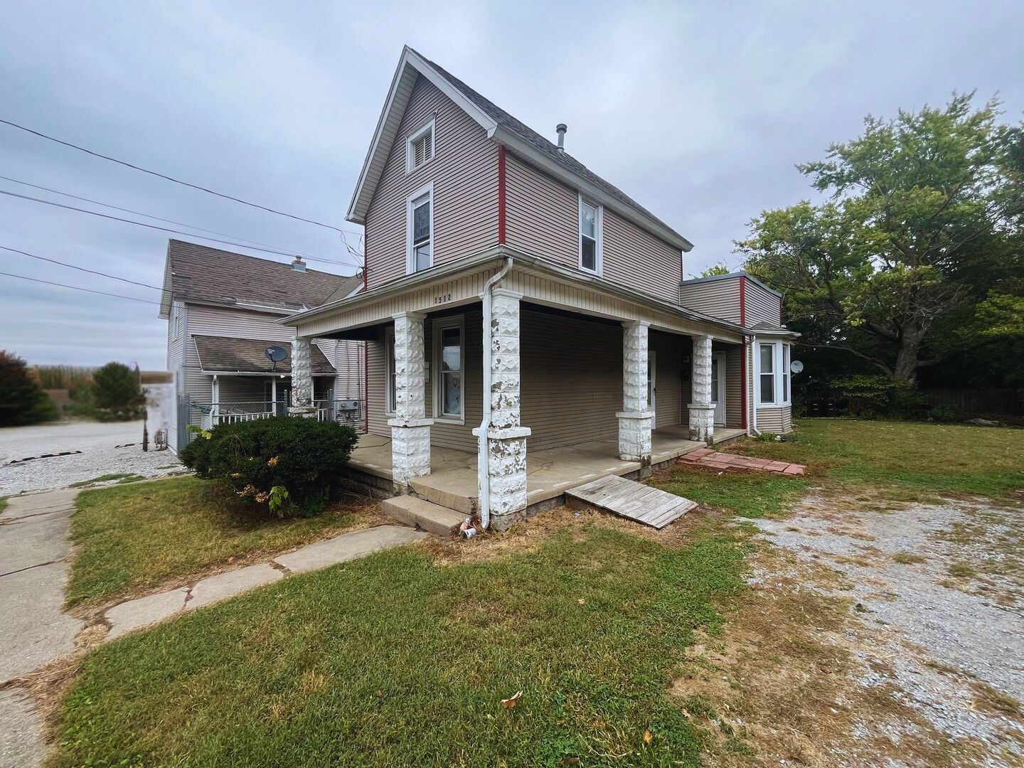 Lafayette Apartment: 1512 Cincinnati Street