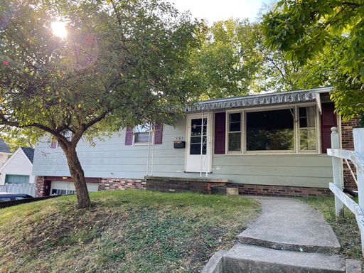 5 Bedroom, 3 Bath House – photo 1