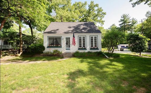 2 bedroom House On Campus (Available for 3 People) – photo 1