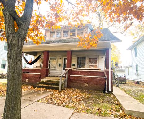 Five Person House Close to Campus! – photo 1