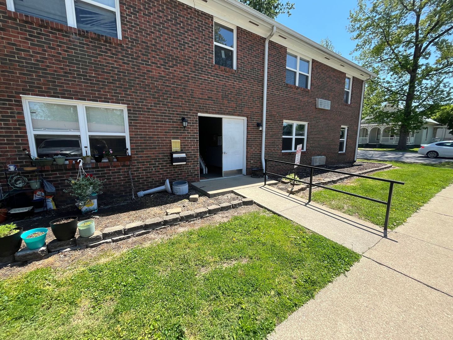 Rockville Apartment: 205 N Michigan Street