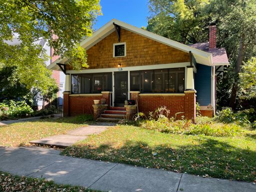 3 Bedroom 1 Bath Spacious House – photo 1
