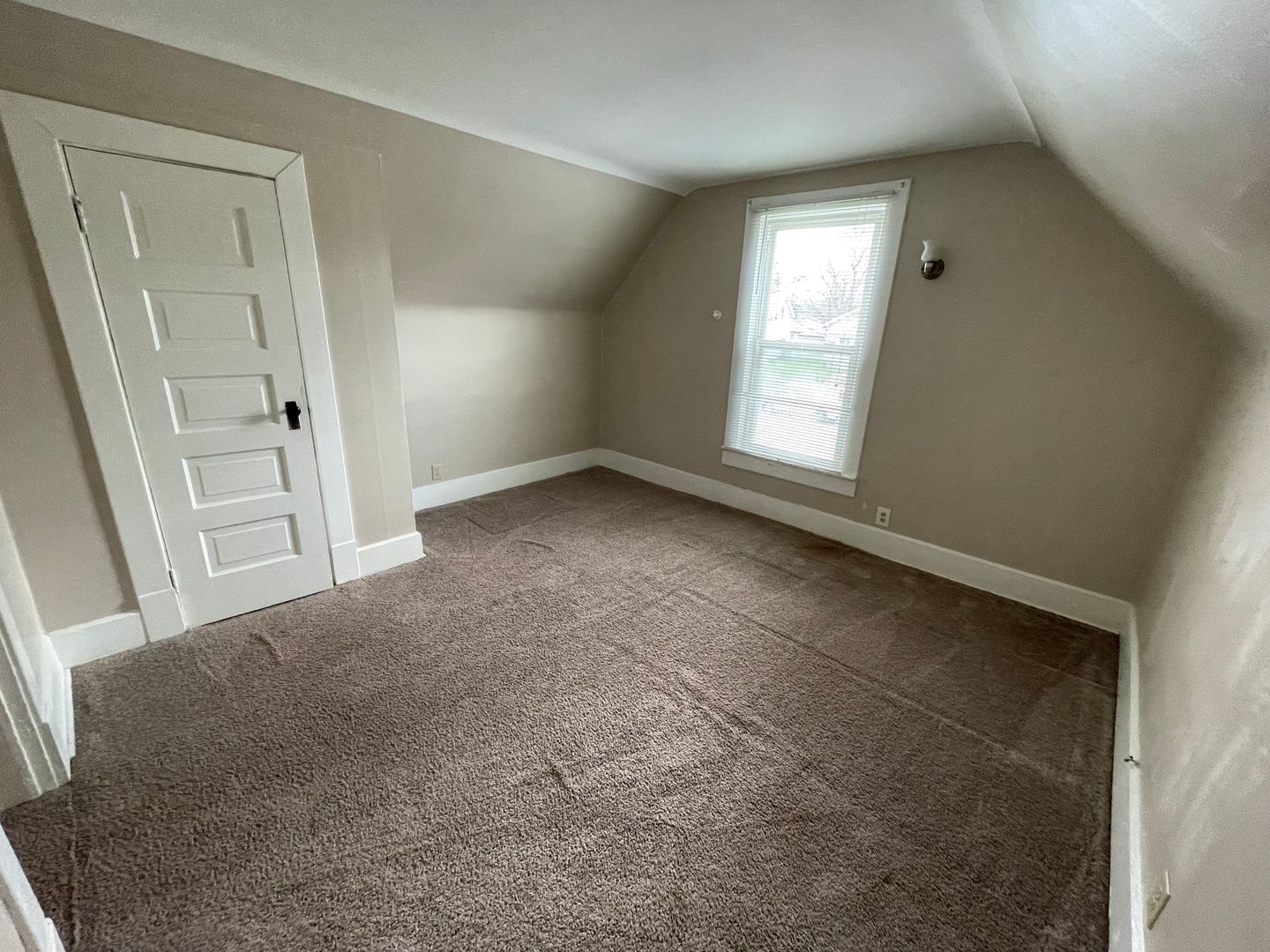 Lafayette Apartment: 605 Park Avenue