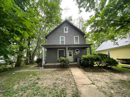 Five Person Occupancy Located Near Mackey – photo 1