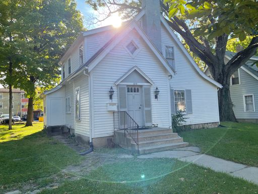 3 Bedroom 1 Bath in Heart of Campus – photo 1