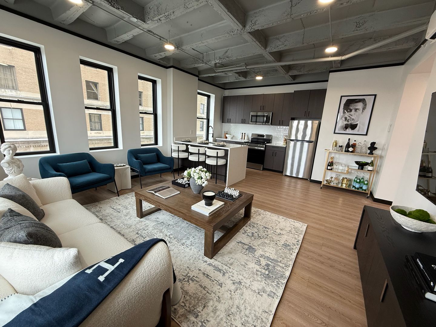 Pontiac Apartment: 28 North Saginaw Street