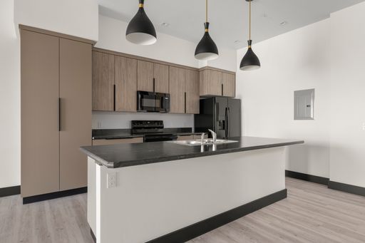 Luxury 1 Bed / 1 Bath Apartment in Downtown Billings – photo 1