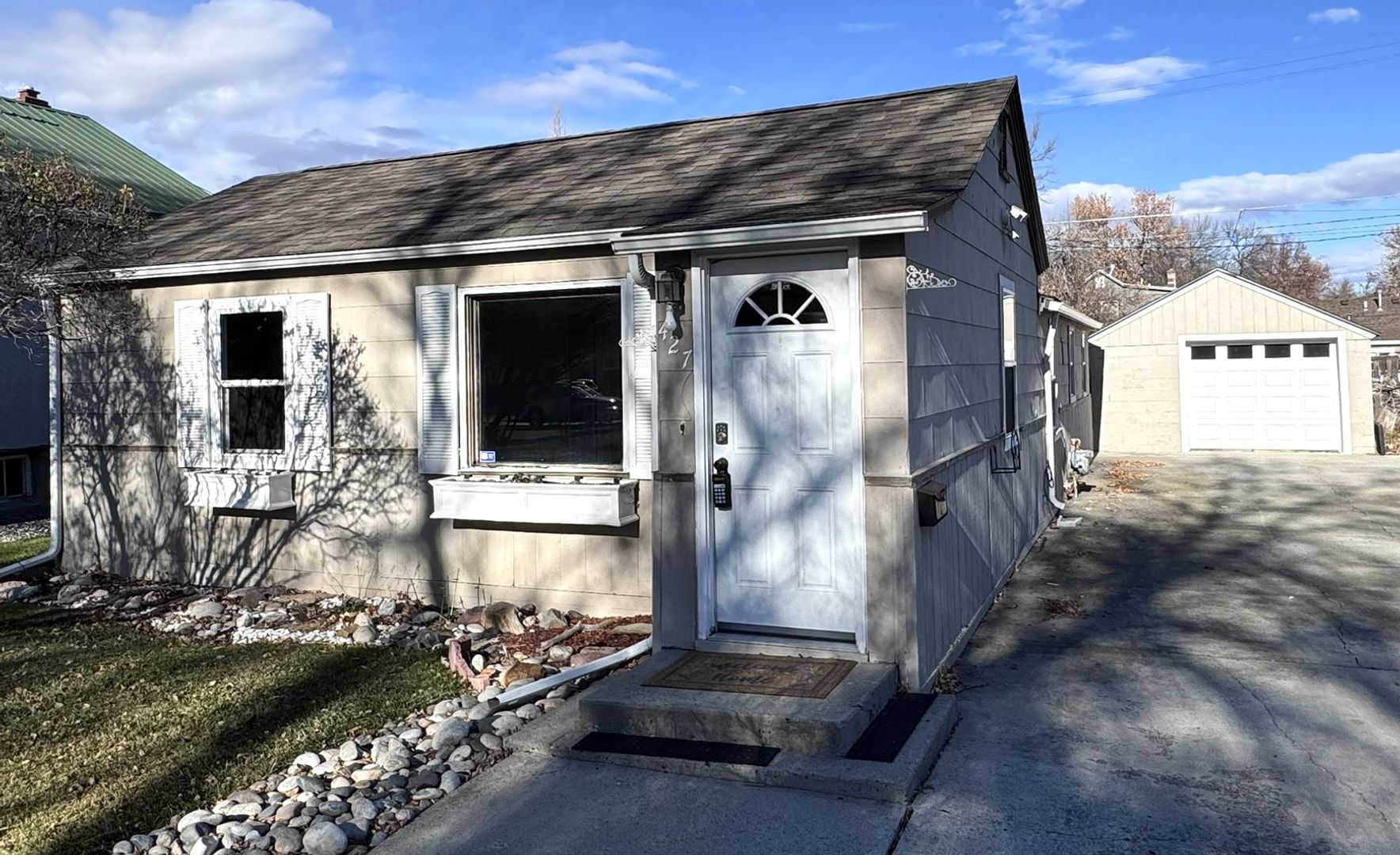 Billings House: 427 Miles Ave.