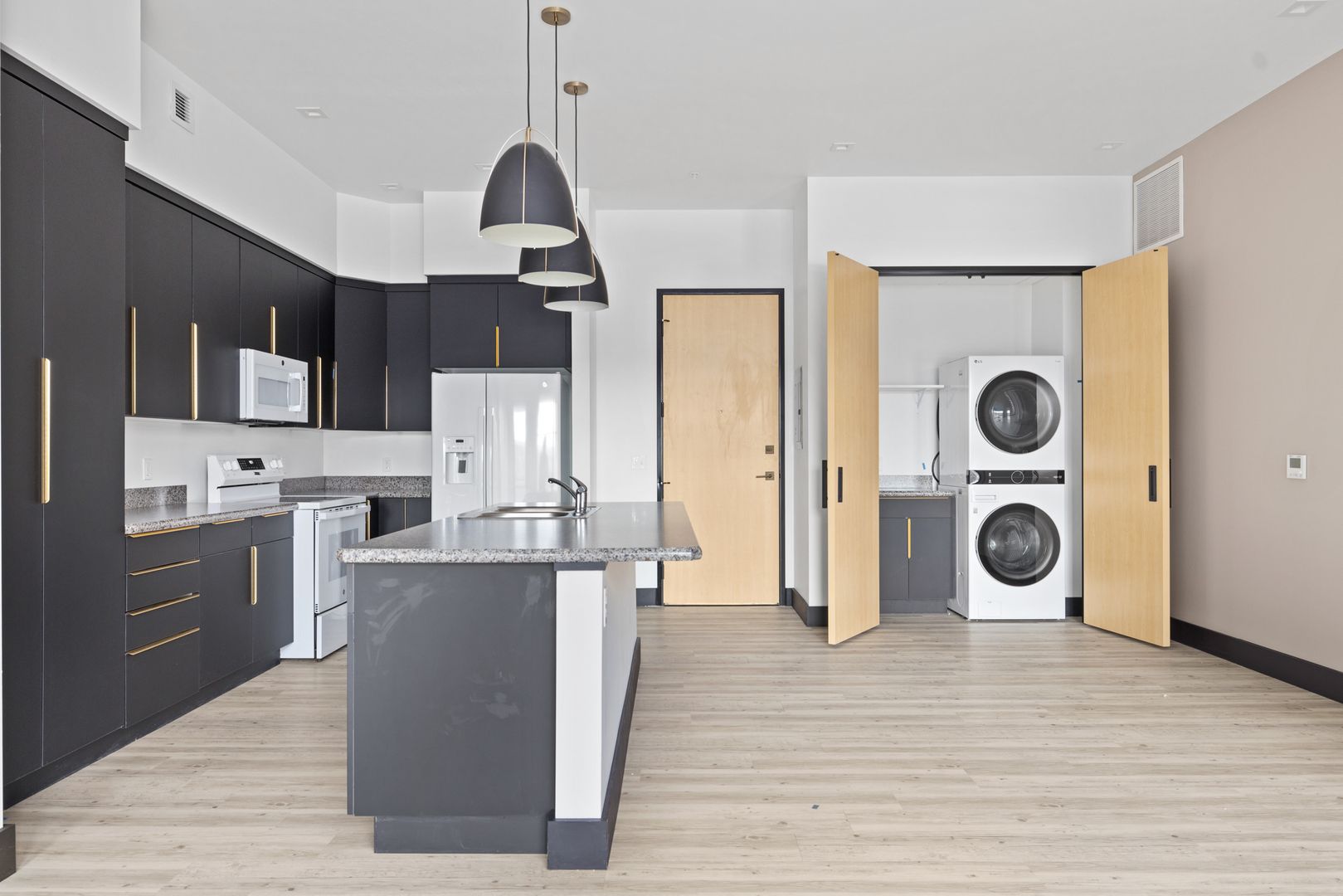 Billings Apartment: 2310 1st Ave N