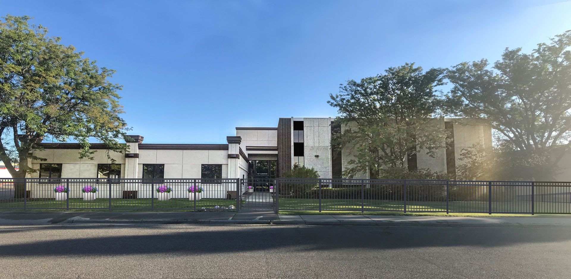 Billings Apartment: 1127 Alderson Ave - 210