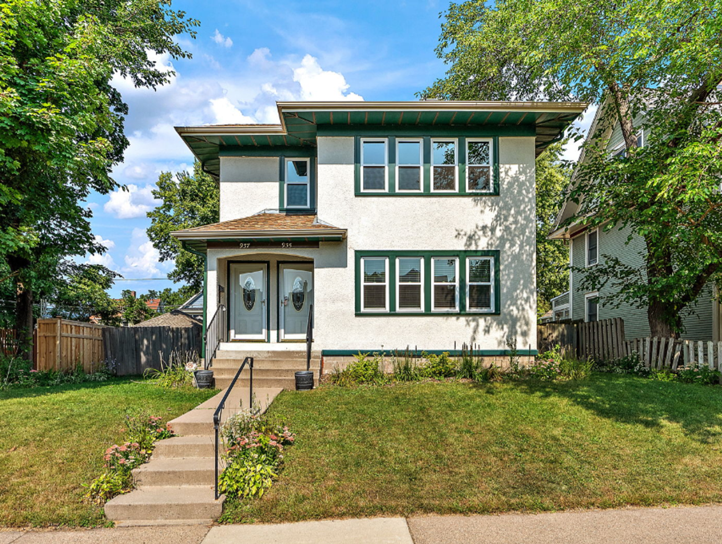 St. Paul Apartment: 935-937 Marshall Avenue